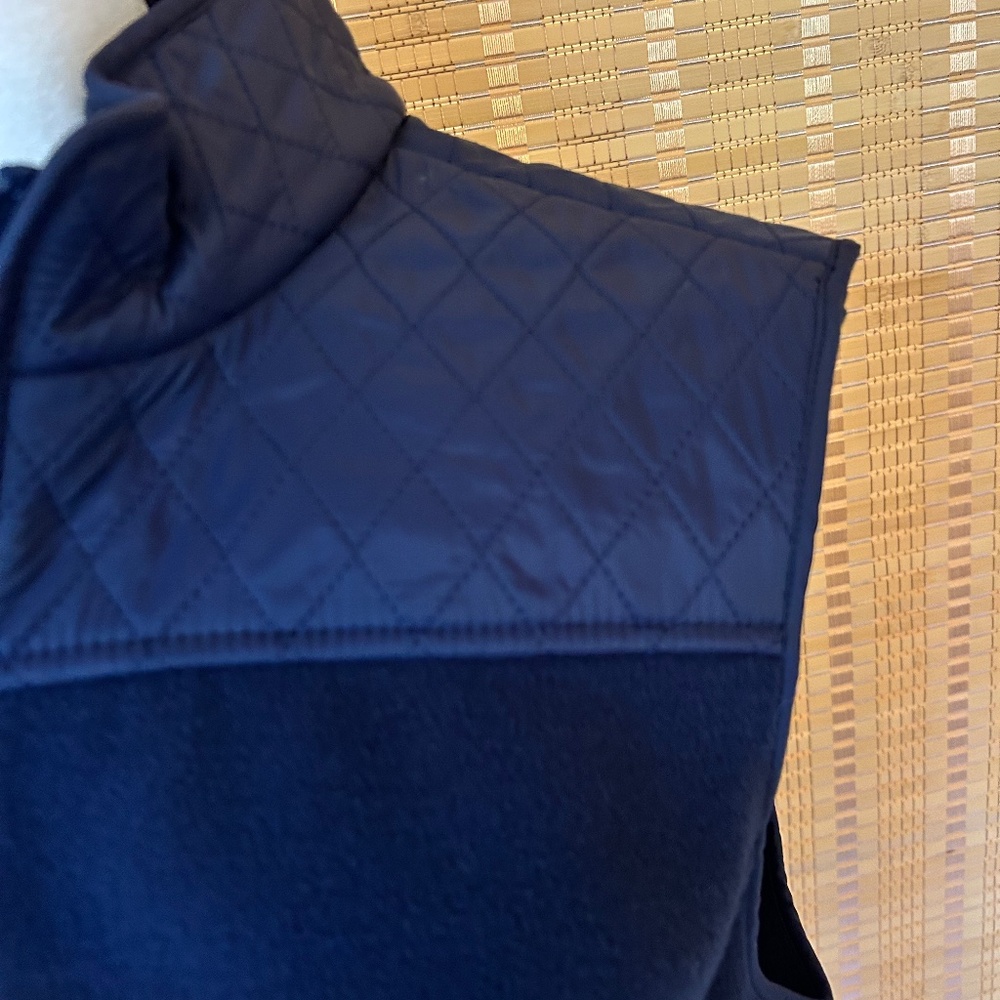Talbots NWT size M navy fleece vest - Picture 2 of 5